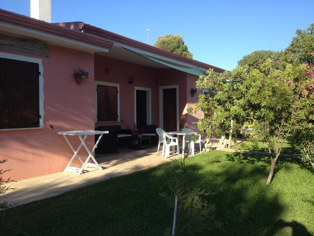 La Contea Bed & Breakfast Sant'Anna Arresi Ruang foto