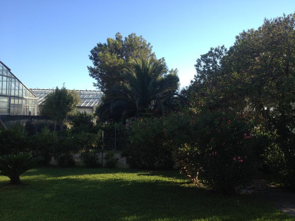 La Contea Bed & Breakfast Sant'Anna Arresi Ruang foto