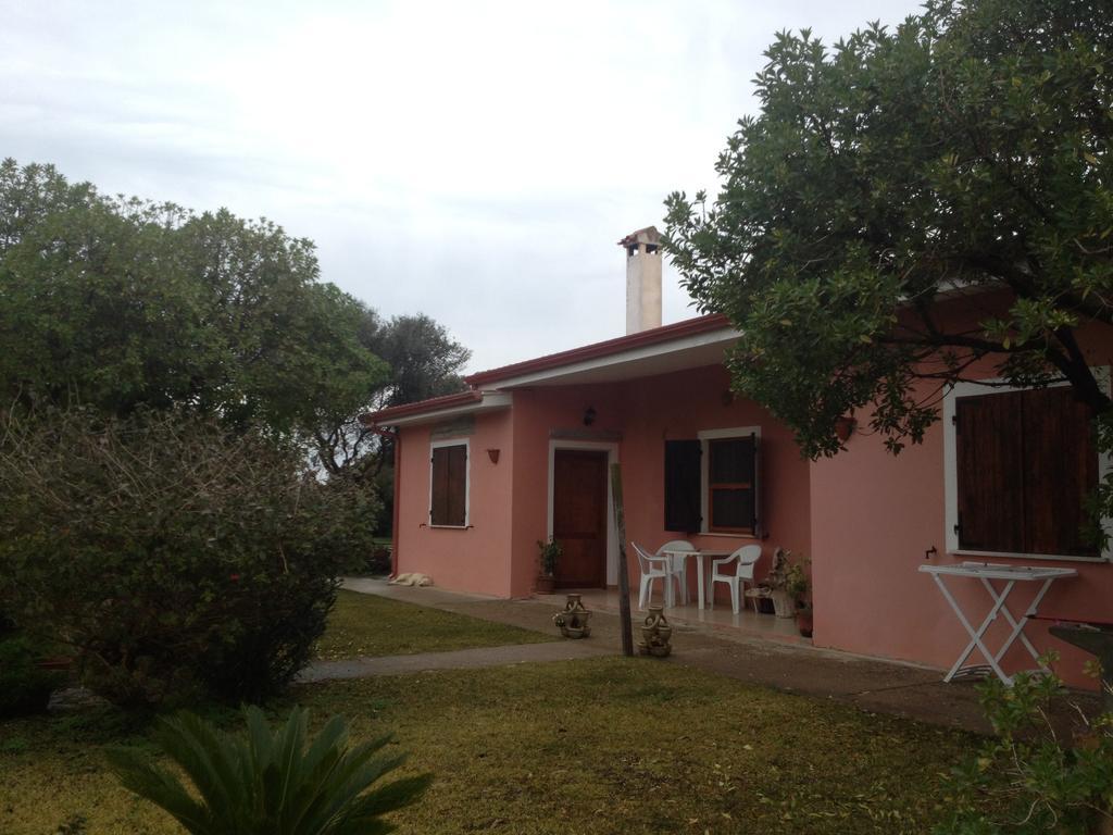 La Contea Bed & Breakfast Sant'Anna Arresi Bagian luar foto