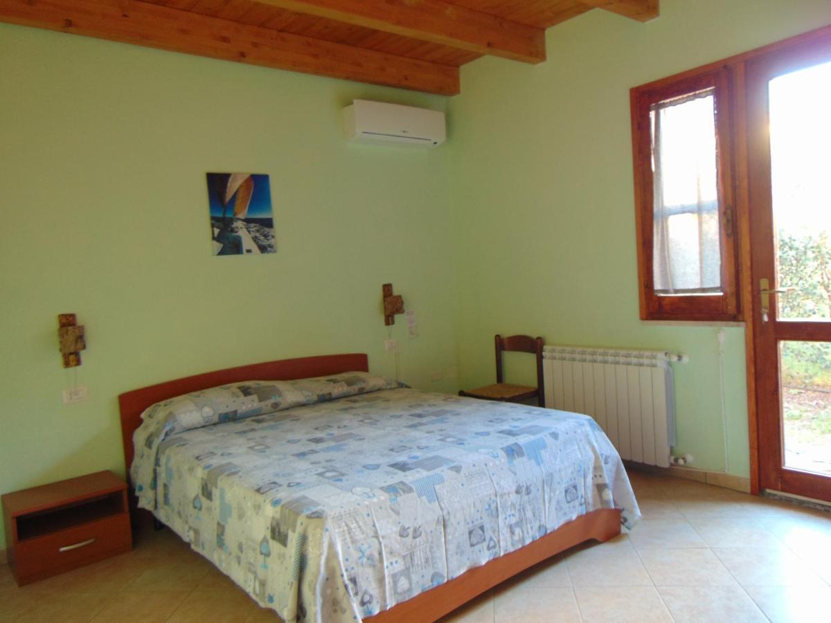 La Contea Bed & Breakfast Sant'Anna Arresi Bagian luar foto