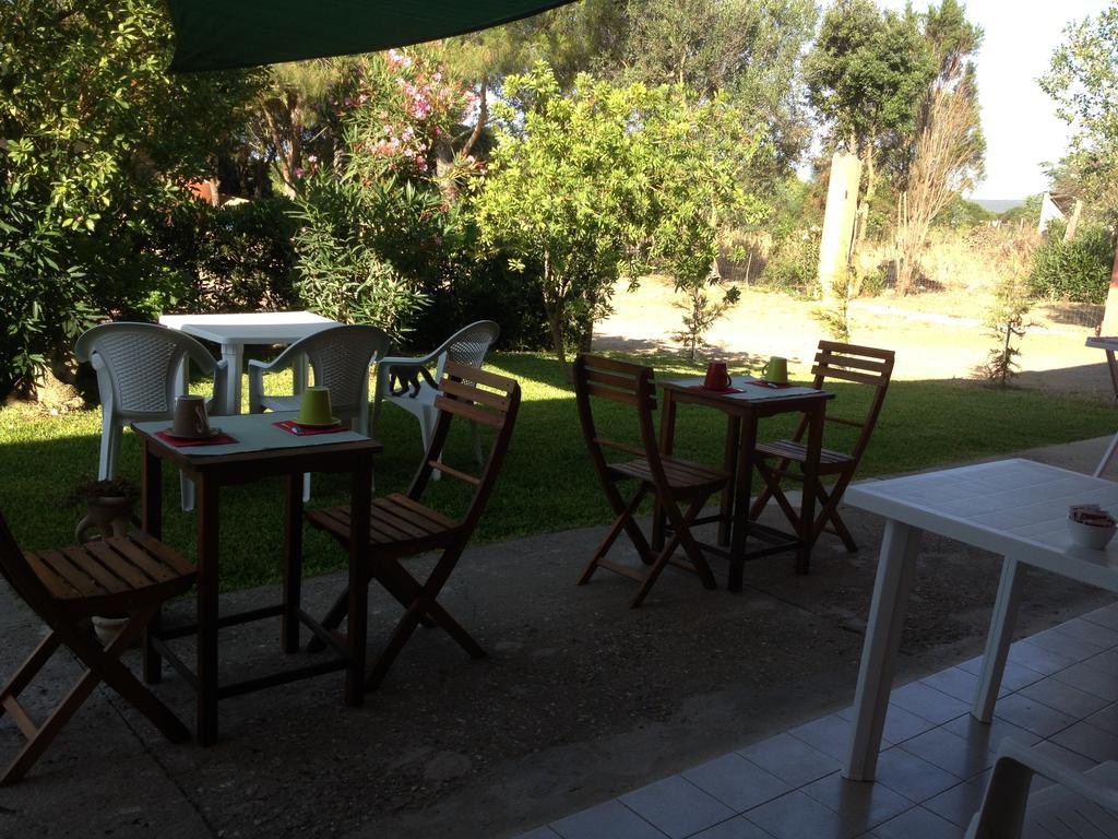 La Contea Bed & Breakfast Sant'Anna Arresi Bagian luar foto